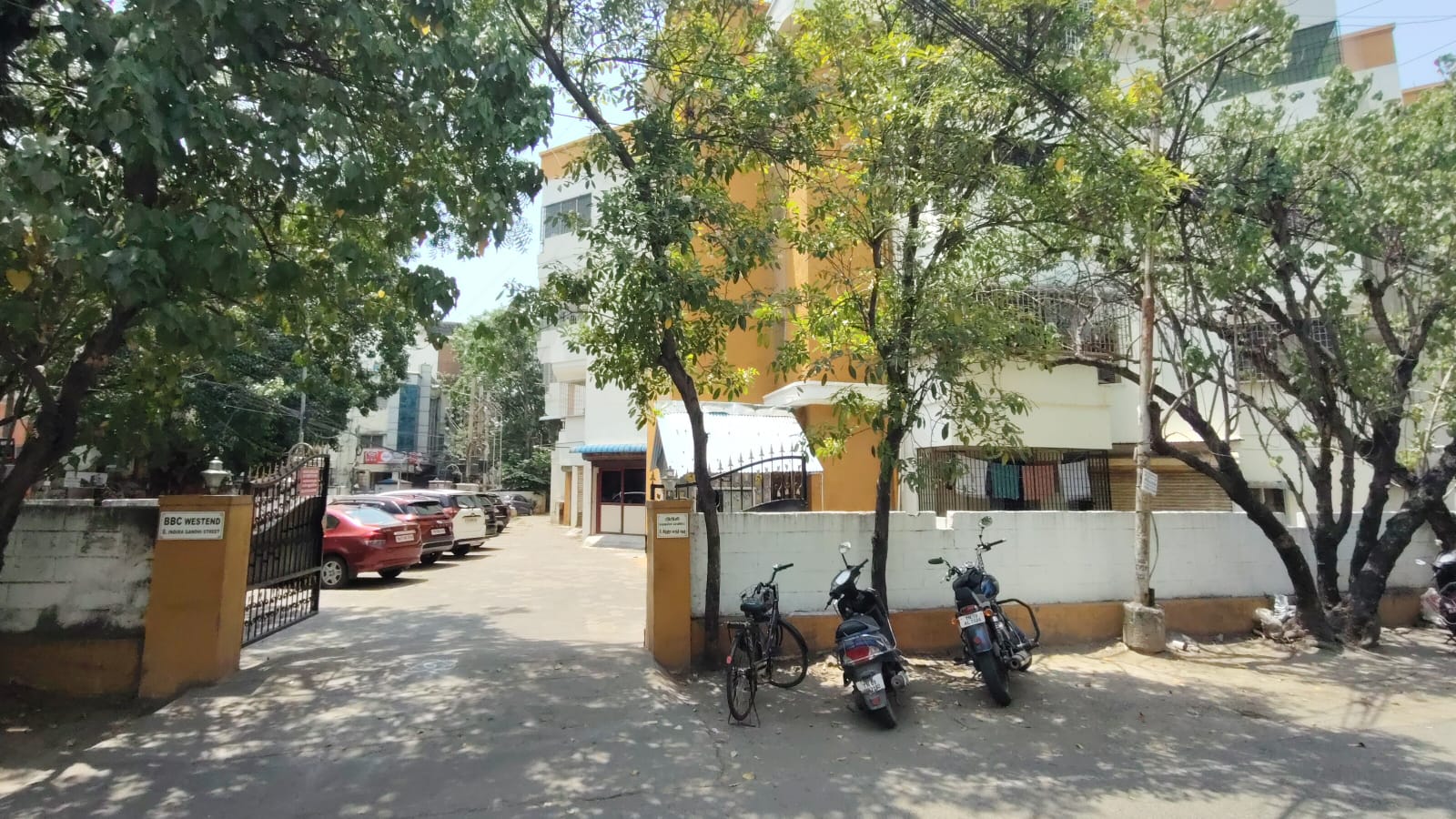 3BHK flat for sale at Saligramam (ds)